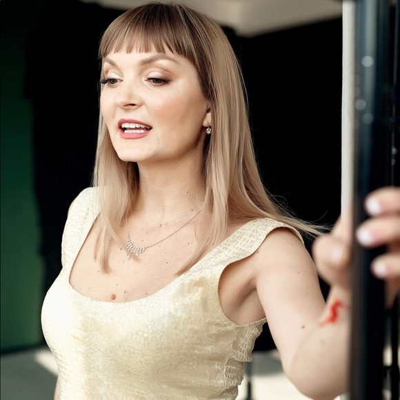 Meet your Posher, Lena - Picture 1 of 1